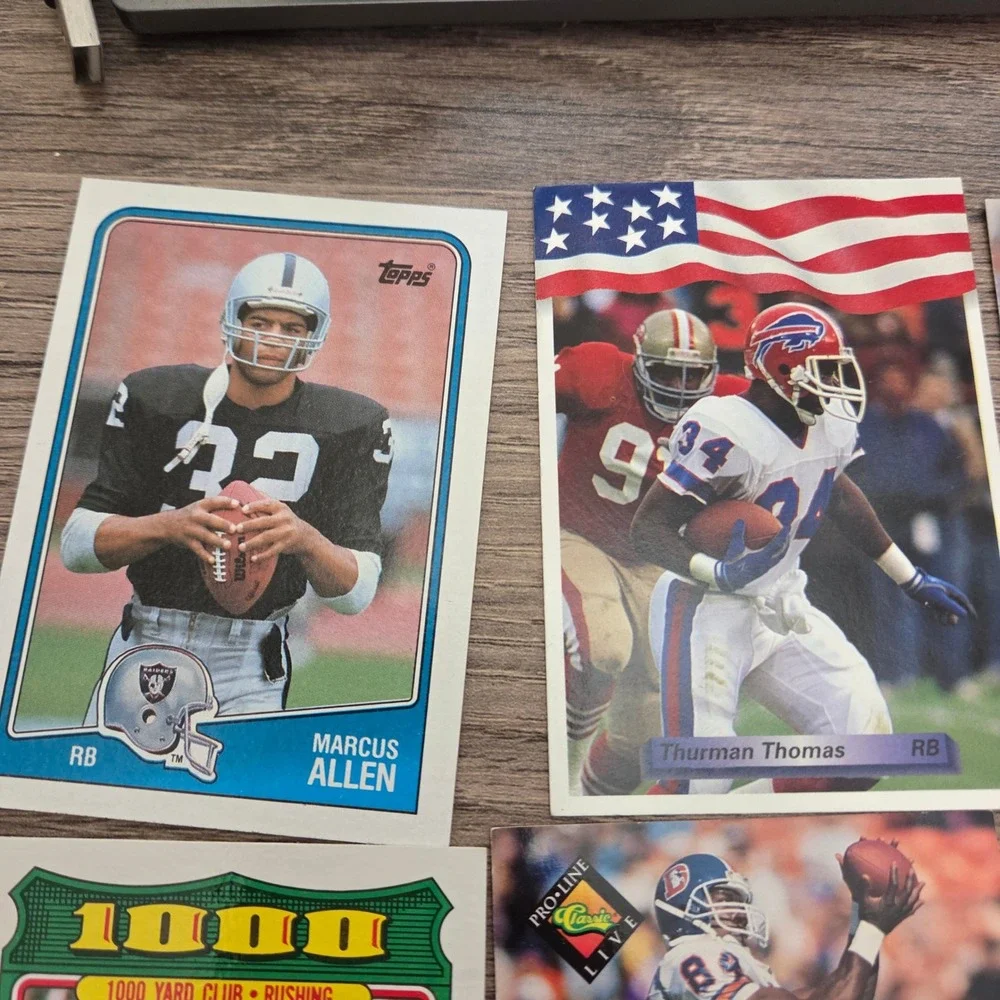 Vintage NFL Football Cards Lot #1 of 25 Montana, S.Young  D.Sanders Jerry Rice
